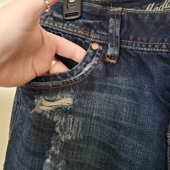 Madison Denim co low rise flare leg jeans. Sz 5/6 juniors sizes. Waist 31. - Picture 6 of 10